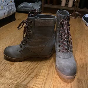 Cute and comfortable Sorel boots. 2 years old.